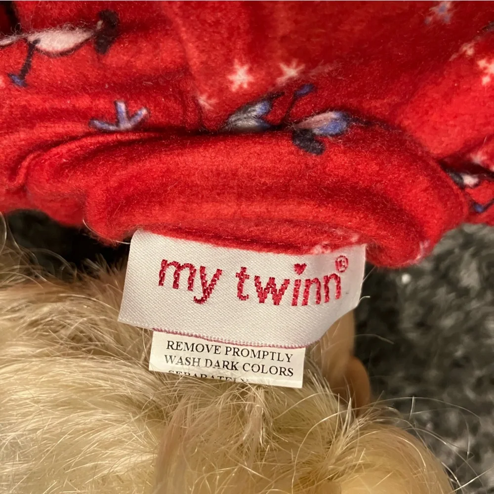 1997 My Twinn Cuddly Sisters Doll Blond Hair Blue Eyes‎ Snowman Top Vintage